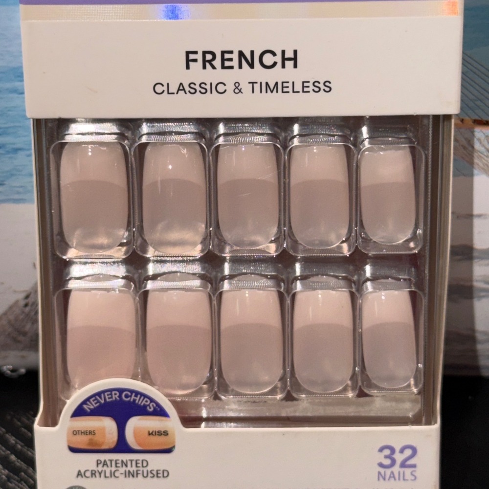 KISS CORE French Press-On Nails Scenario CF11 Medium Length 32 Count NEW